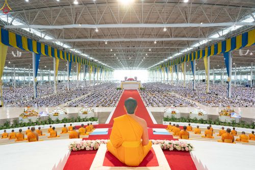 ภาพ No.337906:วันอาทิตย์ต้นเดือน 5 กรกฎาคม พ.ศ.2569 พิธีบูชาข้าวพระ ณ สภาธรรมกายสากล วัดพระธรรมกาย