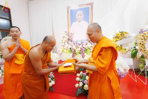 ภาพ No.316283:วันเสาร์ที่ 28 มีนาคม พ.ศ. 2569 พิธีบำเพ็ญกุศล คุณพ่อณรงค์ จินตมากุล  สิริอายุ 99 ปี 11 เดือน โยมบิดา พระครูปลัดรัตนวีรวัฒน์ (รังสฤษดิ์ อิทฺธิจินตโก) ที่ปรึกษาเจ้าคณะจังหวัดปทุมธานี เจ้าอาวาสวัดพระธรรมกาย  ณ ห้องปลูกศรัทธา 2 วัดพระธรรมกาย ปทุมธานี