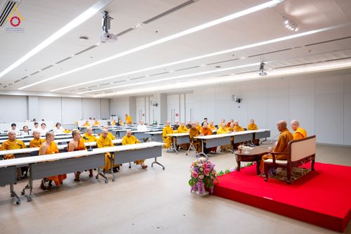 ภาพ No.324824:วันอังคารที่ 21 เมษายน พ.ศ.2569  หลวงพ่อทัตตชีโว รองเจ้าอาวาสวัดพระธรรมกาย ถวายการต้อนรับและปฏิสันถารคณะสงฆ์จากประเทศเวียดนาม