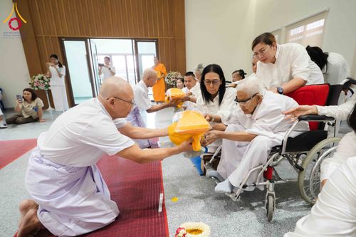 ภาพ No.341297:วันอาทิตย์ที่ 26 กรกฎาคม พ.ศ. 2569 ​โครงการอุปสมบทหมู่บูชาธรรมมหาปูชนียาจารย์ รุ่นที่ ๑ วัดกลางธนรินทร์ ต.บ้านแป้ง อ.พรหมบุรี จ.สิงห์บุรี