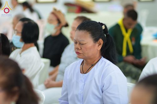 ภาพ No.327441:วันศุกร์ที่ 1 พฤษภาคม พ.ศ. 2569 รวมใจพสกนิกรชาวอำเภอคลองหลวง ประดิษฐ์ดอกไม้จันทน์ เพื่อใช้ในพิธีถวายดอกไม้จันทน์ในงานพระราชพิธีถวายพระเพลิงพระบรมศพ สมเด็จพระนางเจ้าสิริกิติ์ พระบรมราชินีนาถ พระบรมราชชนนีพันปีหลวง ณ วัดพระธรรมกาย