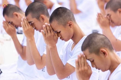 ภาพ No.340999:วันที่ 26 กรกฎาคม พ.ศ. 2569 โครงการพัฒนาคุณธรรม จริยธรรม สำหรับนักเรียนนายสิบตำรวจ (นสต.) รุ่นที่ 17 ศูนย์ฝึกอบรมตำรวจภูธรภาค 1 ได้จัดกิจกรรม ตักบาตรเพื่อน้อมอุทิศถวายเพื่อเป็นพระราชกุศลฯ  และปฏิบัติธรรม ติวธรรมมะ ณ ศูนย์ปฏิบัติธรรมเวิล์ดพีช วัลเล่ย์ (Wo