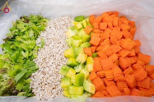 ภาพ No.294904:วันที่ 15 มกราคม พ.ศ. 2569 พิธีถวายภัตตาหารเป็นสังฆทาน แด่พระธรรมยาตรา ณ วัดโบสถ์บน ต.บางคูเวียง จ.นนทบุรี อนุสรณ์สถานลำดับที่ 4 สถานที่เกิดด้วยกายธรรม ในโครงการธรรมยาตรา กตัญญูบูชา มหาปูชนียาจารย์ พระมงคลเทพมุนี(สด จนฺทสโร) พระผู้ปราบมาร อนุสรณ์สถาน 7 แ