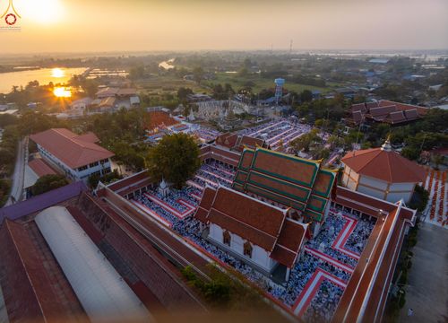 ภาพ No.294358:วันที่ 14 มกราคม พ.ศ. 2569 พิธีตักบาตรพระธรรมยาตรา ณ วัดสองพี่น้อง ต.ต้นตาล อ.สองพี่น้อง จ.สุพรรณบุรี ในโครงการธรรมยาตรา กตัญญูบูชา มหาปูชนียาจารย์ พระมงคลเทพมุนี(สด จนฺทสโร) พระผู้ปราบมาร อนุสรณ์สถาน 7 แห่ง ปีที่ 14