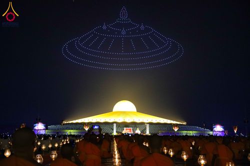 ภาพ No.307164:วันที่ 31 มกราคม พ.ศ. 2569  พิธีจุดประทีปธรรมถวายเป็นพุทธบูชา  และบูชาธรรมมหาปูชนียาจารย์ (ภาพชุดที่ 1) ณ วัดพระธรรมกาย ปทุมธานี ในโครงการธรรมยาตรา กตัญญูบูชา มหาปูชนียาจารย์ พระมงคลเทพมุนี(สด จนฺทสโร) พระผู้ปราบมาร อนุสรณ์สถาน 7 แห่ง ปีที่ 14