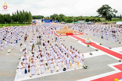 ภาพ No.346608:วันอาทิตย์ที่ 30 สิงหาคม พ.ศ.2569 พิธีทอดผ้าป่า สวดธรรมจักรกัปปวัตนสูตรกลั่นแผ่นดินโปรยรัตนชาติ  สถาปนาองค์พระเจดีย์เพื่อสร้างสันติภาพโลก  ณ ศูนย์ปฏิบัติธรรมพนมสารคาม (เพชรตะวัน) จังหวัดฉะเชิงเทรา