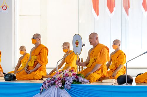 ภาพ No.78804:พิธีตักบาตร ข้าวสารอาหารแห้ง พิธีบูชาข้าวพระ ในวันอาทิตย์ต้นเดือนที่ 2 เมษายน พ.ศ. 2566