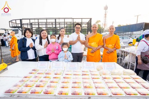 ภาพ No.296692:วันที่ 18 มกราคม พ.ศ. 2569 พิธีถวายภัตตาหารเป็นสังฆทาน แด่พระธรรมยาตรา ณ วัดโบสถ์บน ต.บางคูเวียง จ.นนทบุรี อนุสรณ์สถานลำดับที่ 4 สถานที่เกิดด้วยกายธรรม ในโครงการธรรมยาตรา กตัญญูบูชา มหาปูชนียาจารย์ พระมงคลเทพมุนี(สด จนฺทสโร) พระผู้ปราบมาร อนุสรณ์สถาน 7 แ