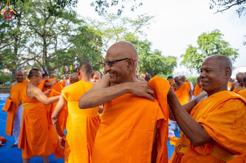 ภาพ No.314130:วันจันทร์ที่ 16 มีนาคม พ.ศ. 2569 พิธีเวียนเทียนประทักษิณ และพิธีบรรพชาสามเณร 500 รูป ณ วิหารมายาเทวี ประเทศเนปาล