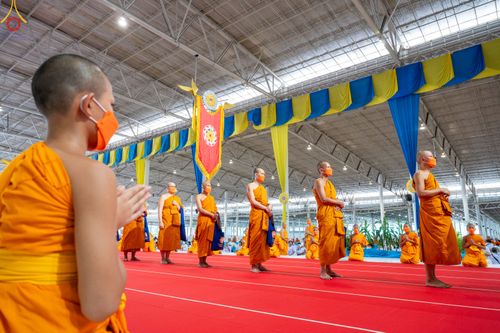 ภาพ No.85183:พิธีมุทิตาสักการะพระภิกษุ ผู้สอบได้เปรียญธรรม ๙ ประโยคระดับโลก, พิธีมอบโล่เกียรติยศและทุนการศึกษา สำนักเรียนบาลีดีเด่นทั่วประเทศ ในวันสมาธิโลก อาทิตย์ที่ 6 สิงหาคม พ.ศ. 2566 ณ สภาธรรมกายสากล วัดพระธรรมกาย