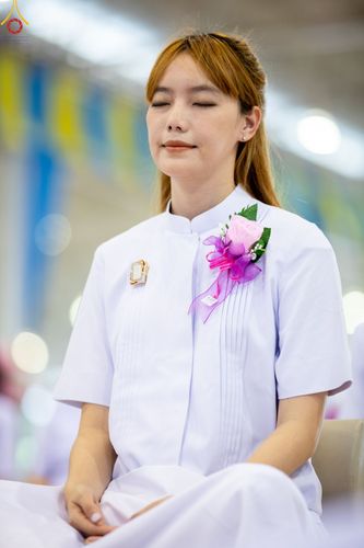 ภาพ No.87004:พิธีตักบาตร , พิธีบูชาข้าวพระ , พิธีจุดเทียนใจ ไฟนิรันดร์ อนันตชัย ในวันอาทิตย์ต้นเดือน 3 กันยายน พ.ศ. 2566 ณ วัดพระธรรมกาย