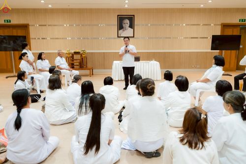 ภาพ No.242405:วันที่ ๒๙ - ๓๑ สิงหาคม พ.ศ. ๒๕๖๘ สัมมนารวมใจผู้นำบุญ บูชาธรรม ๘๑ ปี  หลวงพ่อธัมมชโย รุ่นที่ ๒ กฐินสามัคคีทั่วไทย ๓๐,๐๐๐ วัด โครงการอุปสมบทบูชาธรรมมหาปูชนียาจารย์  ๓,๐๐๐ รูป