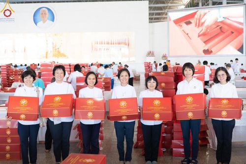 ภาพ No.212190:วันจันทร์ที่ 17 มีนาคม พ.ศ. 2568 บุญบรรจุกล่องไทยธรรม เพื่อถวายแด่พระสังฆาธิการ 40,000 กว่าวัดทั่วไทย ในวันคุ้มครองโลก 22 เมษายน พ.ศ. 2568 ณ บ้านแก้วเรือนทองคุณยายฯ วัดพระธรรมกาย