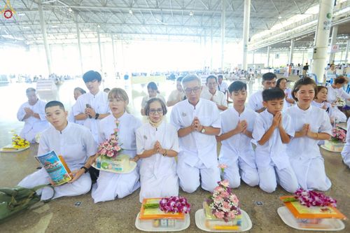 ภาพ No.264014:วันอาทิตย์ที่ 2 พฤศจิกายน พ.ศ. 2568 พิธีตักบาตรอาทิตย์ต้นเดือน ณ บ้านแก้วเรือนทองคุณยายฯ วัดพระธรรมกาย