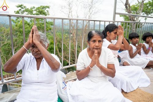 ภาพ No.141212:PhotoStory มหาศรัทธา ธรรมยาตราศรีลังกา EP.6 พิธีจุดวิสาขประทีป 6 วัด ถวายเป็น พุทธบูชา  โครงการสยาม-ลังกา ธรรมยาตรา  ฉลองเทศกาลวิสาขบูชาแห่งชาติ ศรีลังกา  บูชาธรรม 80 ปี หลวงพ่อธัมมชโย วันที่ 16 พฤษภาคม พ.ศ. 2567