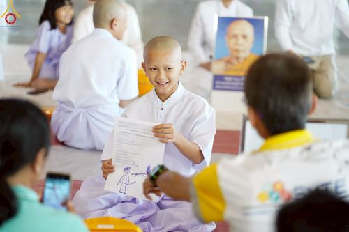 ภาพ No.215116:วันเสาร์ที่ 5 เมษายน พ.ศ. 2568 พิธีเวียนประทักษิณรอบพระมหาธรรมกายเจดีย์  พิธีวันทาเจดีย์ พิธีขอขมาและมอบผ้าไตร ในโครงการบรรพชาสามเณรฟื้นฟูพระพุทธศาสนาทั่วไทย , โครงการหน่อแก้วเปรียญธรรม รุ่นที่ 13 ,  โครงการสามเณรยุวธรรมทายาท รุ่นที่ 33 , โครงการสามเณรมั