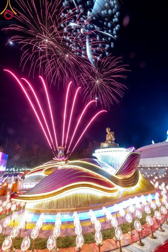 ภาพ No.109739:พิธีจุดประทีปถวายเป็นพุทธบูชา และบูชาธรรมมหาปูชนียาจารย์ วันที่ 10 มกราคม พ.ศ. 2567 ณ อนุสรณ์สถานคลองบางนางแท่น อ.สามพราน จ.นครปฐม