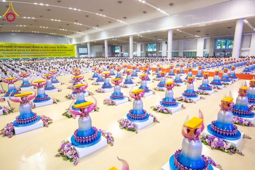 ภาพ No.134468:พิธีทอดผ้าป่าสมทบ มหาสังฆทาน 10,000 วัด ทั่วไทย วันอาทิตย์ต้นเดือนที่ 7 เมษายน พ.ศ.2567 ณ ห้องแก้วสารพัดนึก 1 สภาธรรมกายสากล  วัดพระธรรมกาย จ.ปทุมธานี