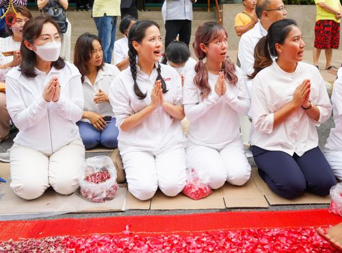 ภาพ No.128362:พิธีอัญเชิญพระบรมสารีริกธาตุ " ใจกลางเมืองนครหาดใหญ่ " เพื่อประดิษฐาน ณ มหารัตนเจดีย์สิริปทุมสวรรค์ (เจดีย์อริยพุทธะ 5 พระองค์) ศูนย์ปฏิบัติธรรมภาคใต้ อ.บางกล่ำ จ.สงขลา  วันที่ 9 มีนาคม พ.ศ.2567 (ชุดที่ 1)