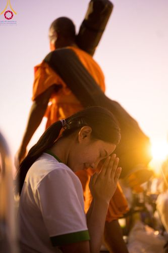 ภาพ No.108026:พิธีต้อนรับพระธรรมยาตรา ในโครงการธรรมยาตรากตัญญูบูชา มหาปูชนียาจารย์ พระมงคลเทพมุนี(สด จนฺทสโร) พระผู้ปราบมาร อนุสรณ์สถาน 7 แห่ง ปีที่ 12 วันที่ 7 มกราคม พ.ศ. 2567 ณ อนุสรณ์สถานคลองบางนางแท่น  อ.สามพราน จ.นครปฐม