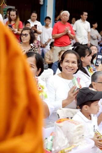 ภาพ No.245414:วันอาทิตย์ที่ 14 กันยายน พ.ศ. 2568 ตักบาตรพระ 555 รูป มหากุศล  น้อมถวายเป็นพุทธบูชา ณ หอนาฬิกาเบตง อ.เบตง จ.ยะลา