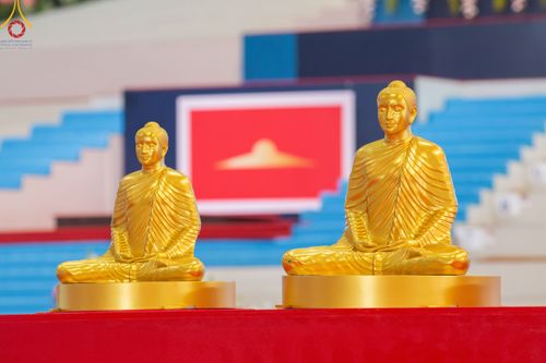 ภาพ No.78883:พิธีตักบาตร ข้าวสารอาหารแห้ง พิธีบูชาข้าวพระ ในวันอาทิตย์ต้นเดือนที่ 2 เมษายน พ.ศ. 2566