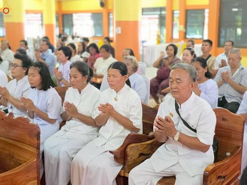 ภาพ No.282940:วันที่ 1 พฤษจิกายน พ.ศ.2568 พิธีทอดกฐินสามัคคีทั่วไทย 30,000 วัด  โดยคณะศิษยานุศิษย์ บูชาธรรม 81 ปี  หลวงพ่อธัมมชโย ณ วัดโปร่งเกตุ อ.บ่อทอง จ.ชลบุรี