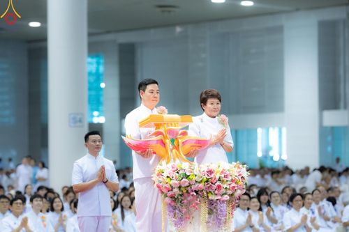 ภาพ No.167834:พิธีทอดกฐิน และ พิธีกรานกฐิน ในวันอาทิตย์ที่ 3 พฤศจิกายน พ.ศ. 2567 ณ วัดพระธรรมกาย จ.ปทุมธานี