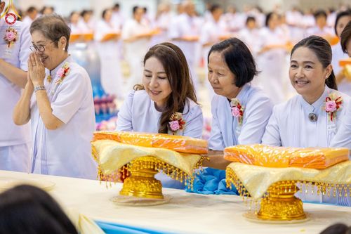 ภาพ No.154631:พิธีทอดผ้าป่าสมทบกฐินวัดพระธรรมกาย และสมทบกฐิน 30,000 วัดทั่วไทย ครั้งที่ 2 ณ สภาธรรมกายสากล วัดพระธรรมกาย วันอังคารที่ 17 กันยายน พ.ศ. 2567
