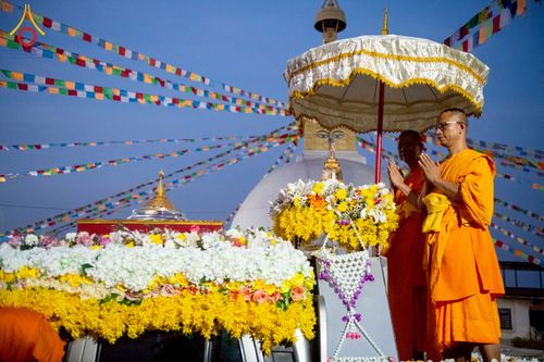 ภาพ No.213032:วันที่ 14 - 15 มีนาคม พ.ศ. 2568 คณะสงฆ์และสามเณรเดินธรรมยาตรา ในโครงการบวชสามเณรเนปาล 500 รูป ไปยังสถานที่รอบมายาเทวีและลุมพินีเกรด ณ ลุมพินี ประเทศเนปาล