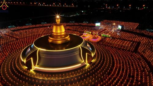 ภาพ No.118316:พิธีจุดประทีปถวายเป็นพุทธบูชา และบูชาธรรมมหาปูชนียาจารย์ พระมงคลเทพมุนี(สด จนฺทสโร) วันที่ 24 มกราคม พ.ศ. 2567 ณ อนุสรณ์สถานบางปลา อ.บางเลน จ.นครปฐม