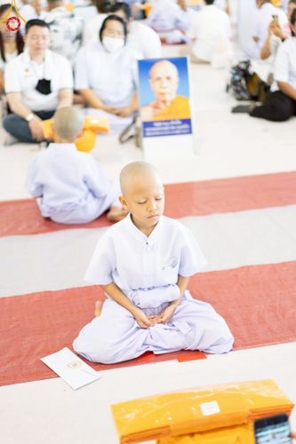 ภาพ No.215083:วันเสาร์ที่ 5 เมษายน พ.ศ. 2568 พิธีเวียนประทักษิณรอบพระมหาธรรมกายเจดีย์  พิธีวันทาเจดีย์ พิธีขอขมาและมอบผ้าไตร ในโครงการบรรพชาสามเณรฟื้นฟูพระพุทธศาสนาทั่วไทย , โครงการหน่อแก้วเปรียญธรรม รุ่นที่ 13 ,  โครงการสามเณรยุวธรรมทายาท รุ่นที่ 33 , โครงการสามเณรมั