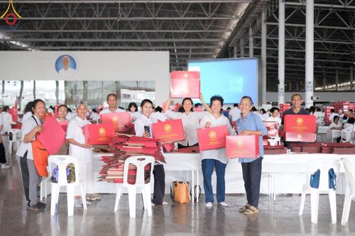 ภาพ No.211006:วันที่ 15 มีนาคม พ.ศ. 2568  บุญบรรจุกล่องไทยธรรม เพื่อถวายแด่พระสังฆาธิการ 40,000 กว่าวัดทั่วไทย ในวันคุ้มครองโลก 22 เมษายน พ.ศ. 2568