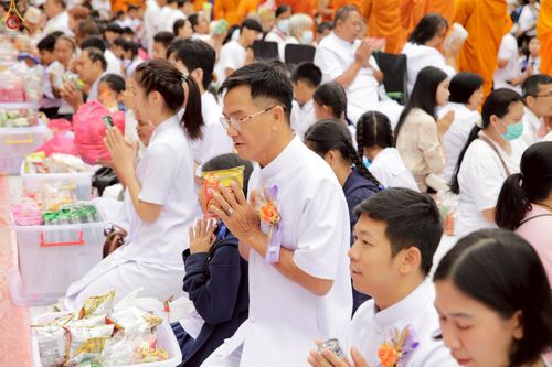 ภาพ No.245381:วันอาทิตย์ที่ 14 กันยายน พ.ศ. 2568 ตักบาตรพระ 555 รูป มหากุศล  น้อมถวายเป็นพุทธบูชา ณ หอนาฬิกาเบตง อ.เบตง จ.ยะลา