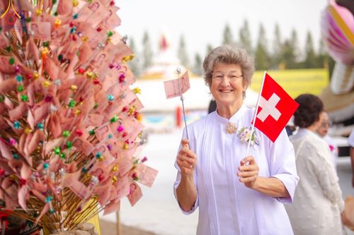 ภาพ No.193089:พิธีตักบาตรพระธรรมยาตรา ณ อนุสรณ์สถานคลองบางนางแท่น อ.สามพราน จ.นครปฐม ในโครงการธรรมยาตรา กตัญญูบูชา มหาปูชนียาจารย์ พระมงคลเทพมุนี(สด จนฺทสโร) พระผู้ปราบมาร อนุสรณ์สถาน 7 แห่ง ปีที่ 13 วันที่ 11 มกราคม พ.ศ.2568