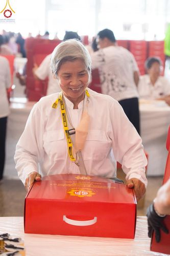 ภาพ No.212157:วันจันทร์ที่ 17 มีนาคม พ.ศ. 2568 บุญบรรจุกล่องไทยธรรม เพื่อถวายแด่พระสังฆาธิการ 40,000 กว่าวัดทั่วไทย ในวันคุ้มครองโลก 22 เมษายน พ.ศ. 2568 ณ บ้านแก้วเรือนทองคุณยายฯ วัดพระธรรมกาย