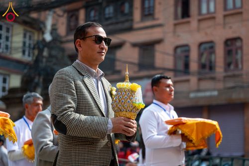 ภาพ No.129843:พิธีตัดปอยผมและแห่นาคธรรมทายาท ในโครงการบรรพชา 1,250 รูป ณ แดนประสูติ สวนลุมพินี ประเทศเนปาล วันที่ 2 มีนาคม พ.ศ. 2567