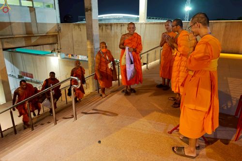 ภาพ No.225188:วันที่ 20 - 27 เมษายน พ.ศ. 2568 "ภาพแห่งความปลื้มที่ไม่มีวันจบ" คณะสงฆ์สามเณร เจ้าหน้าที่ และสาธุชน ร่วมแรงร่วมใจกันเตรียมงานและเก็บงาน เพื่อวันคุ้มครองโลก พิธีถวายมหาสังฆทานคณะสงฆ์ 40,000 กว่าวัดทั่วประเทศ