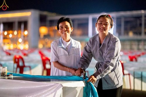 ภาพ No.219206:วันที่ 19-21 เมษายน พ.ศ. 2568 การเตรียมงานในลานธรรม , วิหารคด เพื่องานวันคุ้มครองโลก 22 เมษายน พ.ศ. 2568