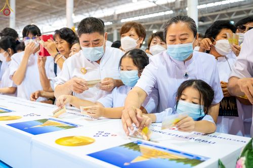 ภาพ No.77141:พิธีหล่อพระบรมพุทธเจ้า ในวันมาฆบูชา อาทิตย์ต้นเดือนที่ 6 มีนาคม พ.ศ. 2566 ณ วัดพระธรรมกาย จ.ปทุมธานี