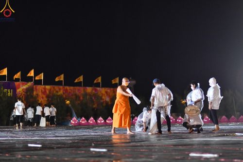 ภาพ No.119519:V.18 ทันทีม การเตรียมงาน เก็บงาน การรับบุญของเจ้าหน้าที่หน่วยงานต่างๆ เพื่อโครงการธรรมยาตรา กตัญญูบูชามหาปูชนียาจารย์ พระมงคลเทพมุนี (สด จนฺทสโร) พระผู้ปราบมาร อนุสรณ์สถาน 7 แห่ง ปีที่ 12 ระหว่างวันที่ 2 - 31 มกราคม พ.ศ.2567