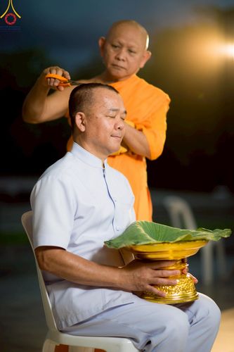 ภาพ No.223281:วันที่ 2 -10 พฤษภาคม พ.ศ. 2568 พิธีตัดปอยผม ปลงผม พิธีขอขมาลาอุปสมบทอุทิศชีวิต ของอุบาสก พิสิทธิ์ หมื่นแกล้ว  ณ วัดพระธรรมกาย