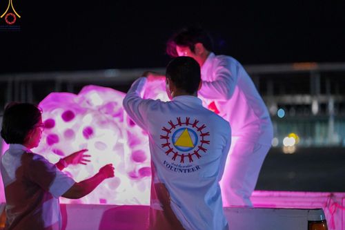 ภาพ No.150714:V.44 เพื่อพ่อ ภาพเตรียมงาน ปฎิบัติงาน ของเจ้าหน้าที่ อาสาสมัคร ทุกสถานะ เพื่อความสำเร็จ ในงานวันธรรมชัย วันอังคารที่ 27 สิงหาคม พ.ศ. 2567