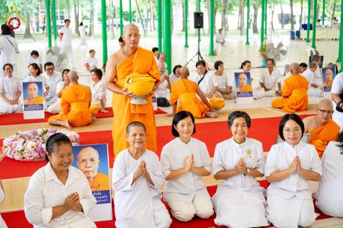 ภาพ No.256317:วันที่ 4 ตุลาคม พ.ศ. 2568 พิธีบรรพชาอุปสมบท  โครงการอุปสมบทหมู่บูชาธรรม 141 ปี  พระมงคลเทพมุนี (สด จนฺทสโร) ณ โบสถ์พระไตรปิฏก วัดพระธรรมกาย จ.ปทุมธานี