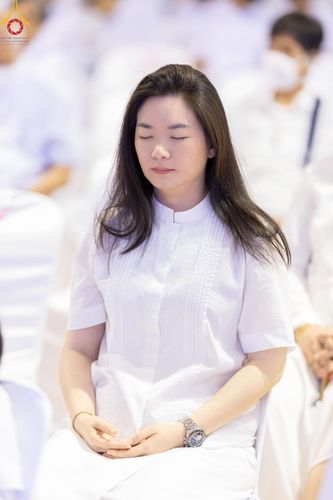 ภาพ No.137299:พิธีตักบาตร และปฏิบัติธรรม ในวันวิสาขบูชา วันพุธที่ 22 พฤษภาคม พ.ศ. 2567 ( วันพระขึ้น15 ค่ำ เดือน 6 ) ณ วัดพระธรรมกาย จ.ปทุมธานี