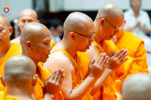 ภาพ No.277858:วันเสาร์ที่ 6 ธันวาคม พ.ศ. 2568 พิธีบรรพชาอุปสมบทและพิธีถวายบาตร โครงการอุปสมบทบูชาธรรมมหาปูชนียาจารย์ ประจำปี พ.ศ.2568 โครงการบวชพระนานาชาติ AEC และ WAB รุ่น CEO (นักบริหาร) รุ่นที่ 5 ณ มหาธรรมกายเจดีย์ วัดพระธรรมกาย