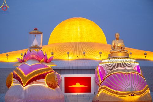 ภาพ No.120445:พิธีต้อนรับพระธรรมยาตรา ในโครงการธรรมยาตรา กตัญญูบูชา มหาปูชนียาจารย์ พระมงคลเทพมุนี(สด จนฺทสโร) พระผู้ปราบมาร อนุสรณ์สถาน 7 แห่ง ปีที่ 12 วันที่ 28 มกราคม พ.ศ. 2567 ณ วัดพระธรรมกาย จ.ปทุมธานี (ชุดที่ 2)