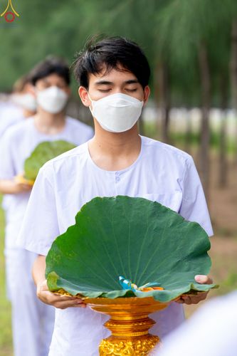 ภาพ No.82538:พิธีตัดปอยผมและปลงผมนาคธรรมทายาท ในโครงการอุปสมบทหมู่ธรรมทายาทพุทธศาสตร์สากล รุ่นที่ 7 (ภาคฤดูฝน) วันอาทิตย์ที่ 11 มิถุนายน พ.ศ. 2566 ณ  วัดพระธรรมกาย