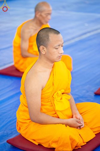 ภาพ No.315250:​วันอาทิตย์ที่ 22 มีนาคม พ.ศ.2569 สามเณรธรรมทายาทเนปาล 500 รูป ฟังธรรม สวดมนต์ ปฏิบัติธรรมร่วมกัน  ณ International Assembly and Meditation Hall Lumbini