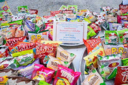 ภาพ No.298578:วันที่ 20 มกราคม พ.ศ. 2569 พิธีถวายภัตตาหารเป็นสังฆทาน แด่พระธรรมยาตรา ณ อนุสรณ์สถานบางปลา วัดบางปลา อำเภอบางเลน จังหวัดนครปฐม ในโครงการธรรมยาตรา กตัญญูบูชา มหาปูชนียาจารย์ พระมงคลเทพมุนี(สด จนฺทสโร) พระผู้ปราบมาร อนุสรณ์สถาน 7 แห่ง ปีที่ 14